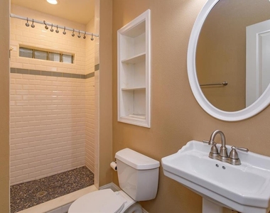 706 Florida Street - Photo Thumbnail 12