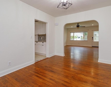 706 Florida Street - Photo Thumbnail 4