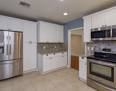 706 Florida Street - Photo Thumbnail 7