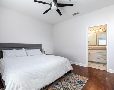 32 W Esther Street - Photo Thumbnail 7