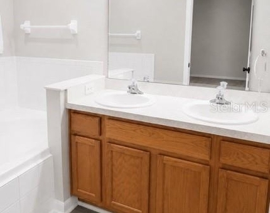 10451 Andover Point Circle - Photo Thumbnail 15