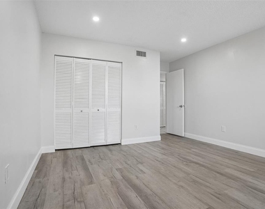 546 Orange Drive - Photo Thumbnail 12