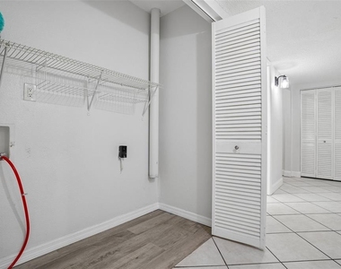 546 Orange Drive - Photo Thumbnail 19