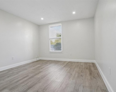 546 Orange Drive - Photo Thumbnail 13