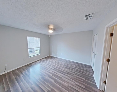 10352 Hemlock Street - Photo Thumbnail 7