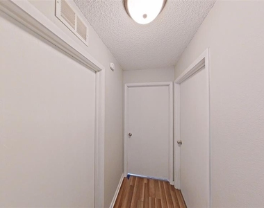 10352 Hemlock Street - Photo Thumbnail 5