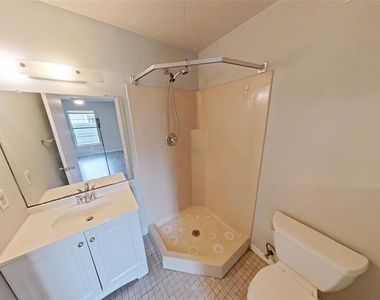 10352 Hemlock Street - Photo Thumbnail 8