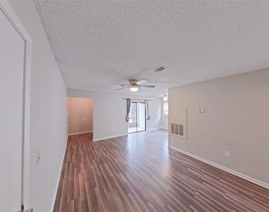 10352 Hemlock Street - Photo Thumbnail 2