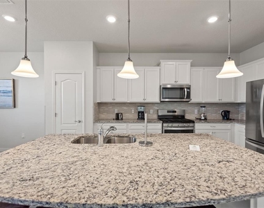 7384 Oakmoss Loop - Photo Thumbnail 7