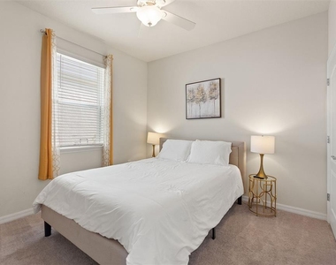 7384 Oakmoss Loop - Photo Thumbnail 14