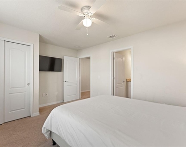 7384 Oakmoss Loop - Photo Thumbnail 17