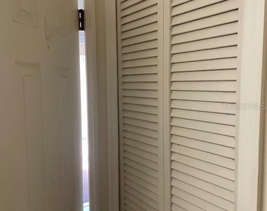 133 Crown Point Circle - Photo Thumbnail 3