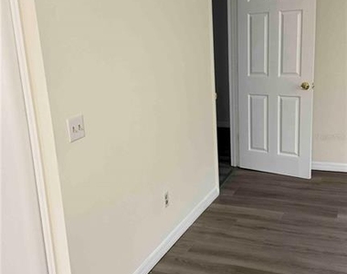 909 E Church Avenue - Photo Thumbnail 4