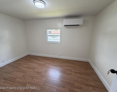 133 Thirwell Avenue - Photo Thumbnail 14