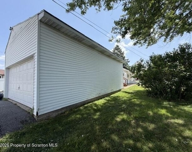 133 Thirwell Avenue - Photo Thumbnail 6