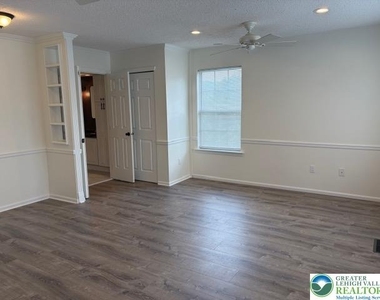1962 Pine Court - Photo Thumbnail 8