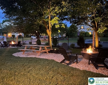 1962 Pine Court - Photo Thumbnail 18