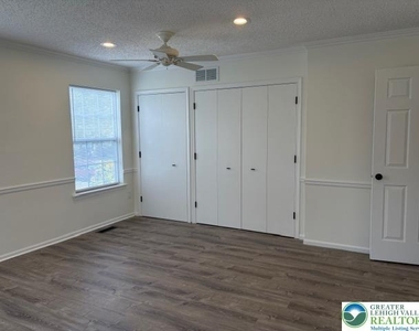 1962 Pine Court - Photo Thumbnail 9