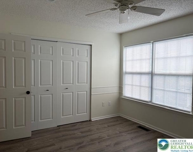 1962 Pine Court - Photo Thumbnail 13