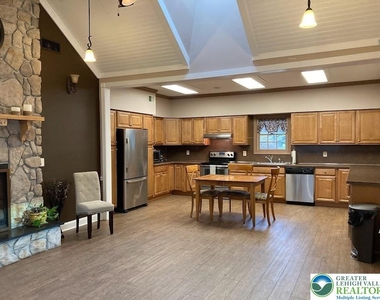 1962 Pine Court - Photo Thumbnail 25