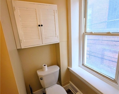 729 Chestnut Street - Photo Thumbnail 9