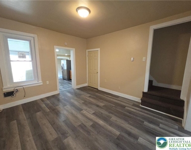 729 Chestnut Street - Photo Thumbnail 1