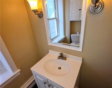 729 Chestnut Street - Photo Thumbnail 10