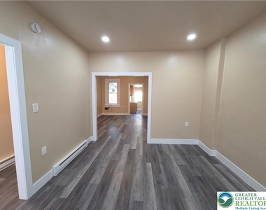 729 Chestnut Street - Photo Thumbnail 2