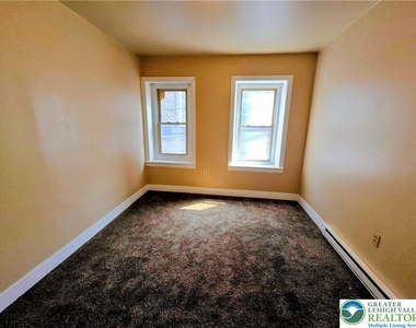 729 Chestnut Street - Photo Thumbnail 8