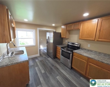 729 Chestnut Street - Photo Thumbnail 7