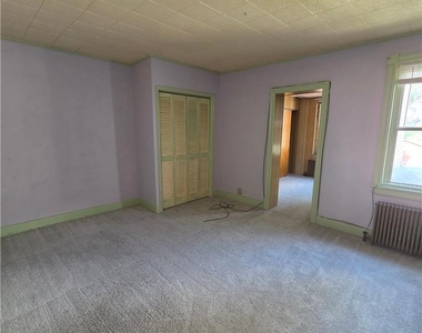 1005 Seneca Street - Photo Thumbnail 14