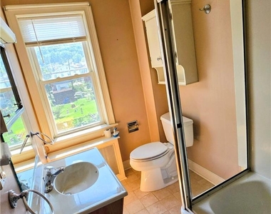 1005 Seneca Street - Photo Thumbnail 9