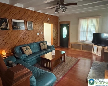 26 Center Ave - Photo Thumbnail 2
