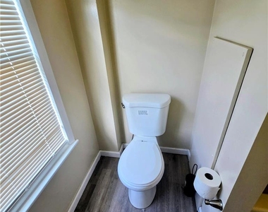 2111 N 1st Avenue - Photo Thumbnail 15