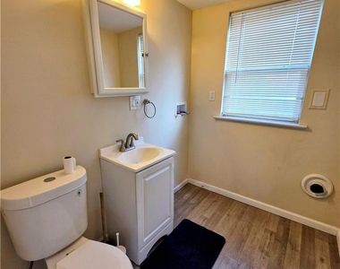 2111 N 1st Avenue - Photo Thumbnail 6