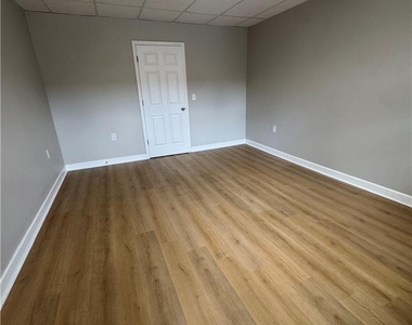 1343 Washington Street - Photo Thumbnail 12