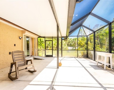 18407 Avon Avenue - Photo Thumbnail 34
