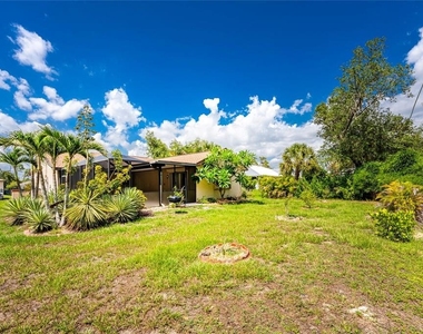 18407 Avon Avenue - Photo Thumbnail 36