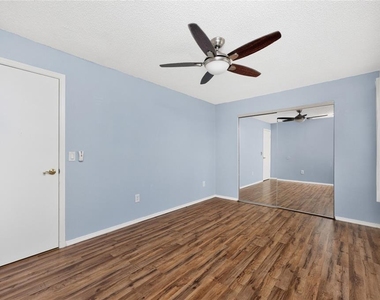 18407 Avon Avenue - Photo Thumbnail 19