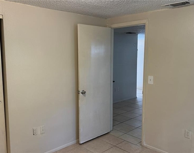 2313 52nd Avenue E - Photo Thumbnail 13