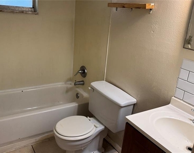 2313 52nd Avenue E - Photo Thumbnail 10