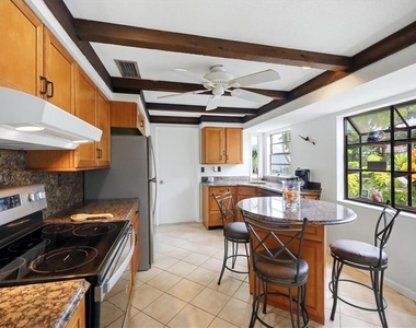 5847 Regent Road - Photo Thumbnail 11