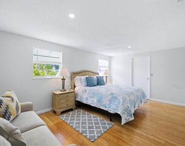 5847 Regent Road - Photo Thumbnail 16