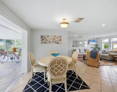 5847 Regent Road - Photo Thumbnail 9