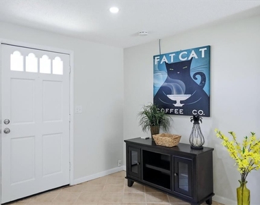 5847 Regent Road - Photo Thumbnail 3