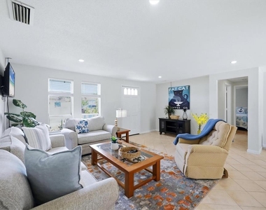 5847 Regent Road - Photo Thumbnail 4