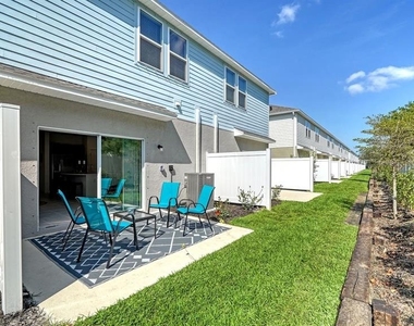 9068 Driven Snow Street - Photo Thumbnail 11