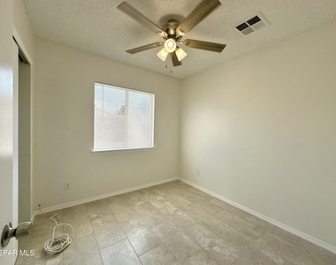 12480 Martin Bauman Drive - Photo Thumbnail 13