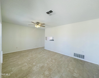 12480 Martin Bauman Drive - Photo Thumbnail 2