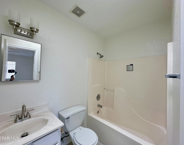 12480 Martin Bauman Drive - Photo Thumbnail 17